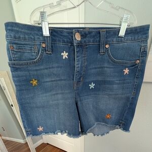 Seven 7 Floral Embroidered Short Size 6 ❤️
